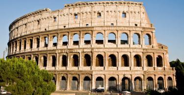 Colosseum in Italian -Colosseum in Rome, Italy