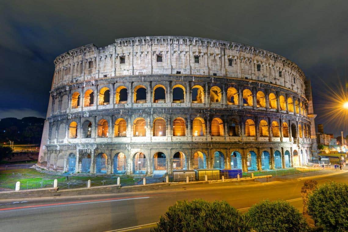 tour colosseum at night