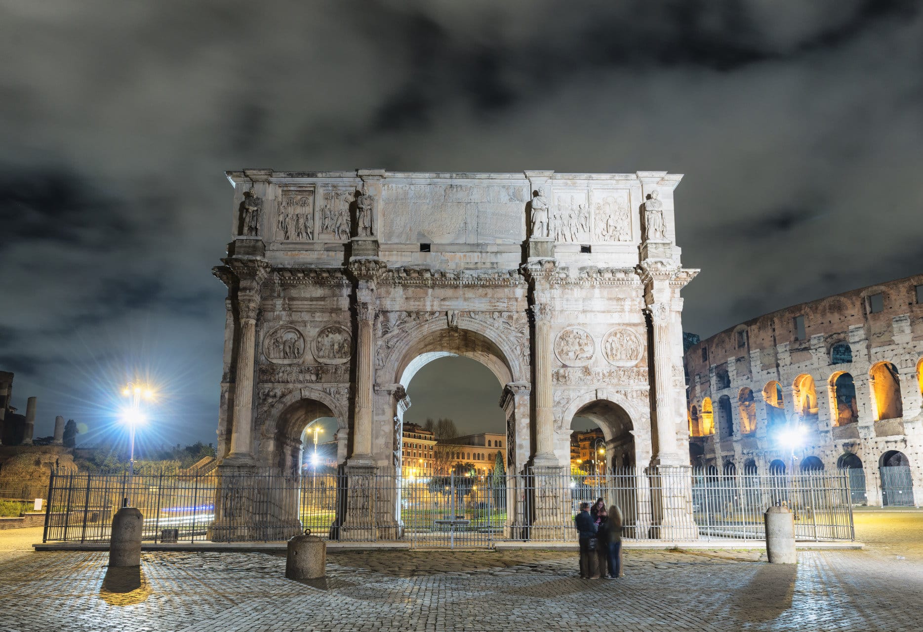 Arch of Constantine by night