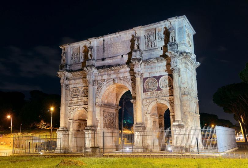 Arch of Constantine in Rome at night