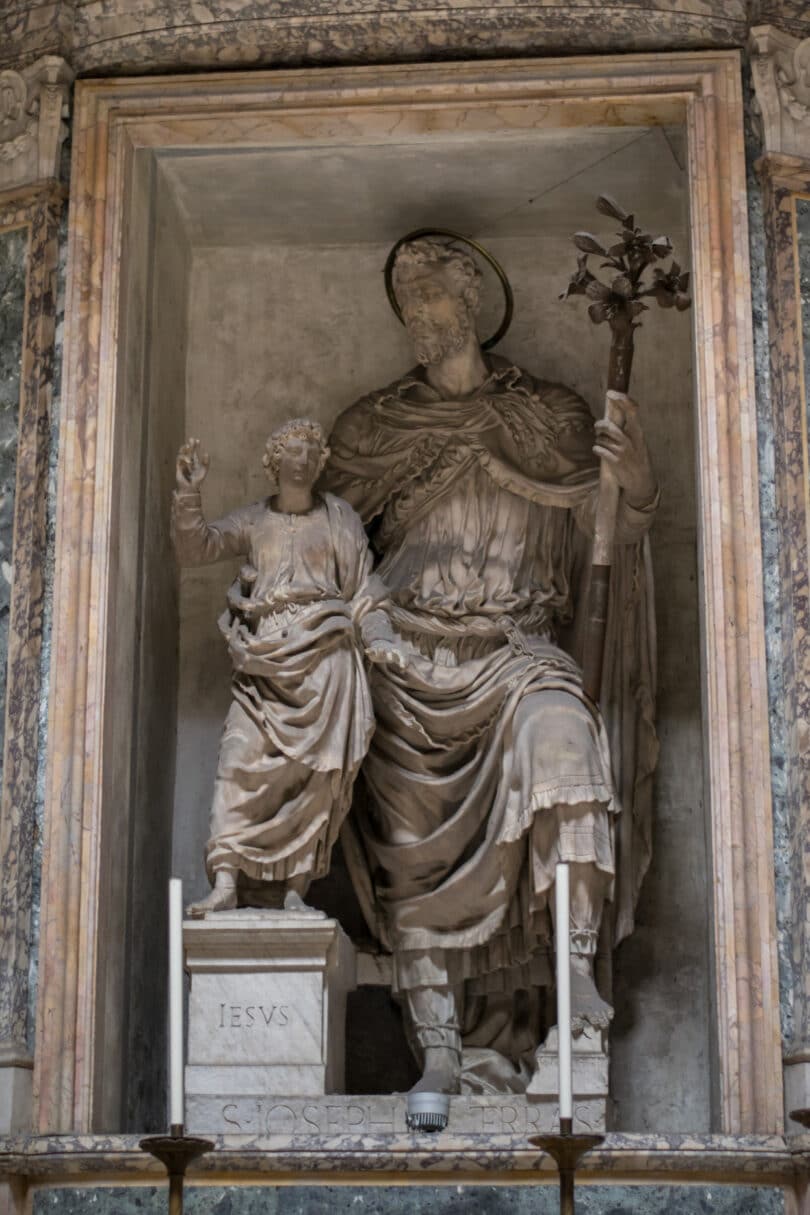 Statue of t. Joseph and Holy Child by Vincenzo de Rossi