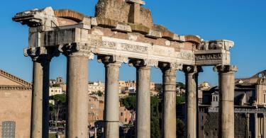 The temple of Saturn from the Capitoline hill.