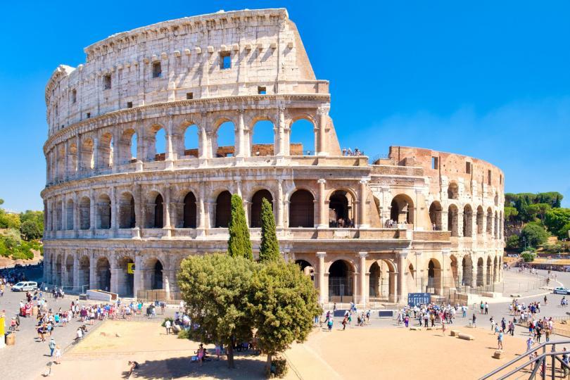 Colosseum and Ancient Rome Walking Tour -The Colosseum, a symbol of antiquity and of the city of Rome