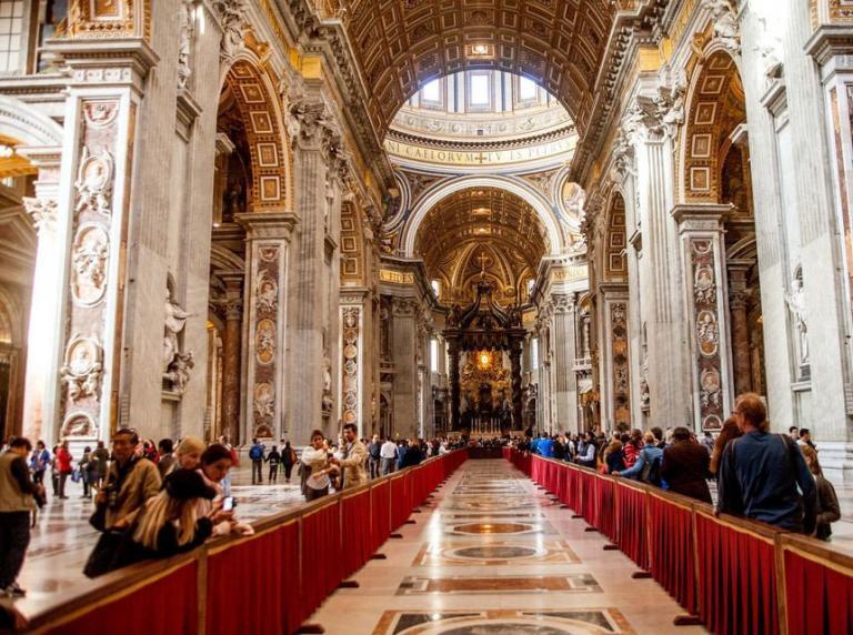 St. Peter's Basilica Self-Guided Tour: Experience the Grandeur