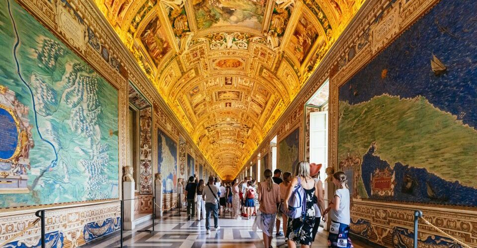 St. Peter’s Basilica and Vatacombs Tour | Uncover Vatican City's Art ...