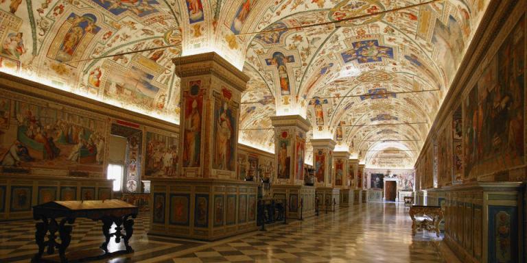 Discover Vatican City: St. Peter's Basilica & Sistine Chapel Small ...