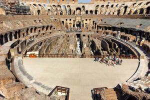 Skip the Line Colosseum with Arena Floor +Professional Guided Tour
