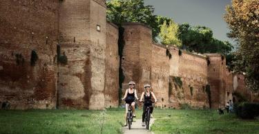 Bike Tour Ancient Appian Way, Aqueducts and Christian Catacombs