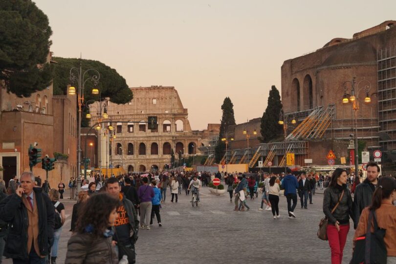 Colosseum Exterior Tour